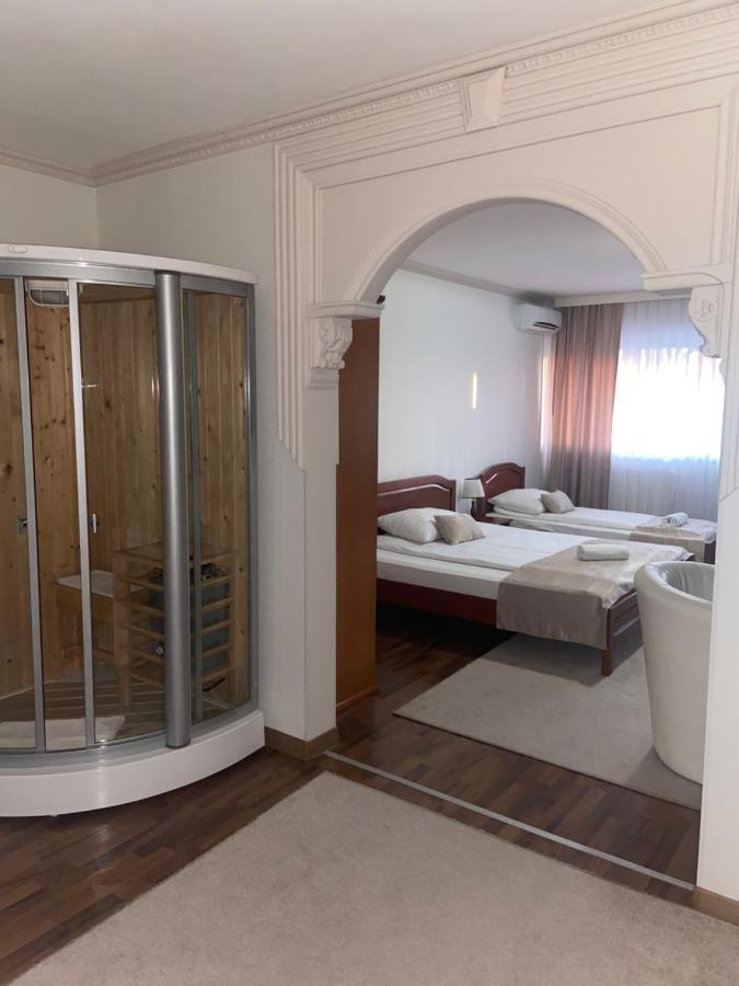 Hotel New Milenium Lukavac Exterior foto